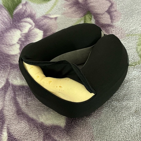 Go Travel American Dreamer Neck Pillow - Picture 8 of 11